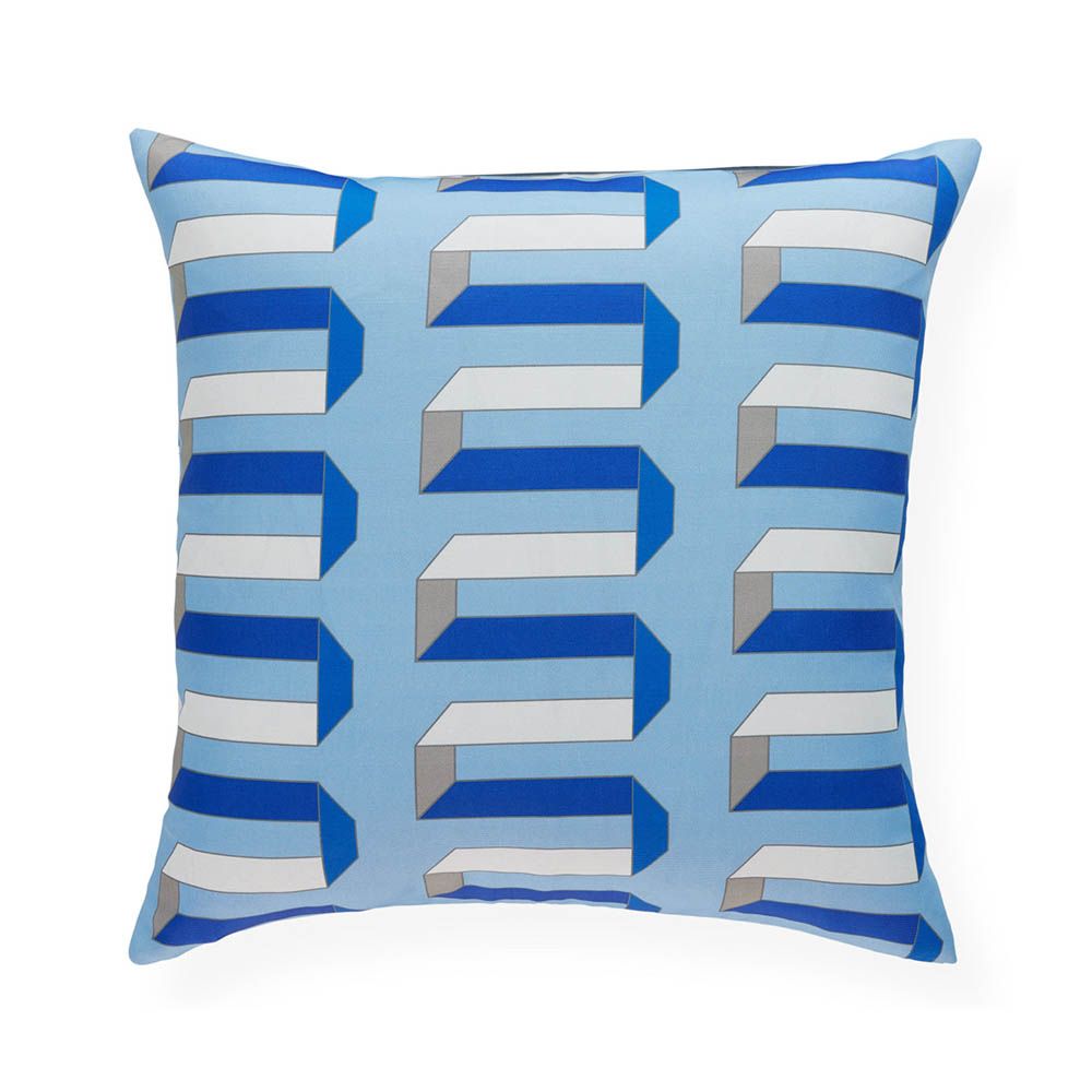 Ravishing 3D pattern reversible outdoor cushion