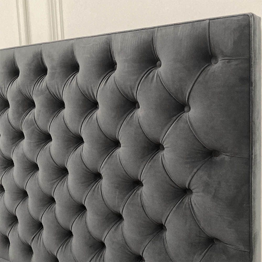 Deep buttoning detail