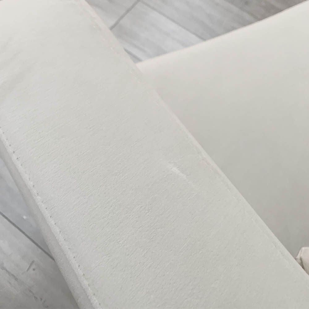 Sumptuous curved sofa in smooth velvet