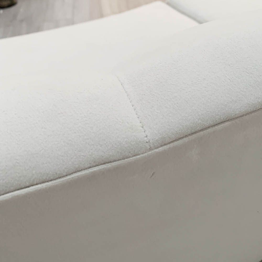 Sumptuous curved sofa in smooth velvet