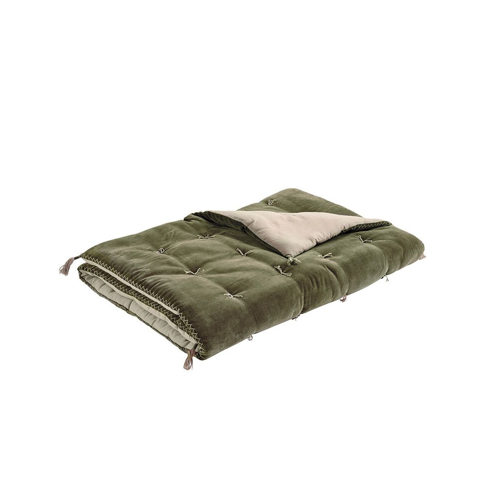 Lovely quilt with luxury velvet and stitched detailing