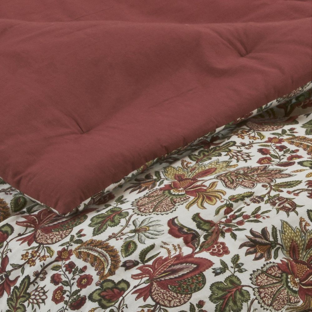Luxurious floral red bedspread