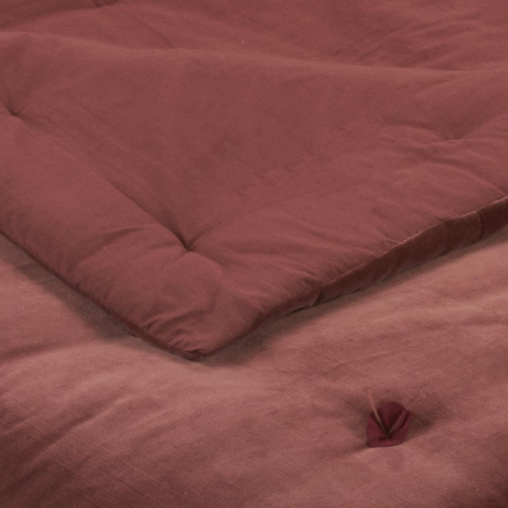 Luxurious red cotton velvet quilt