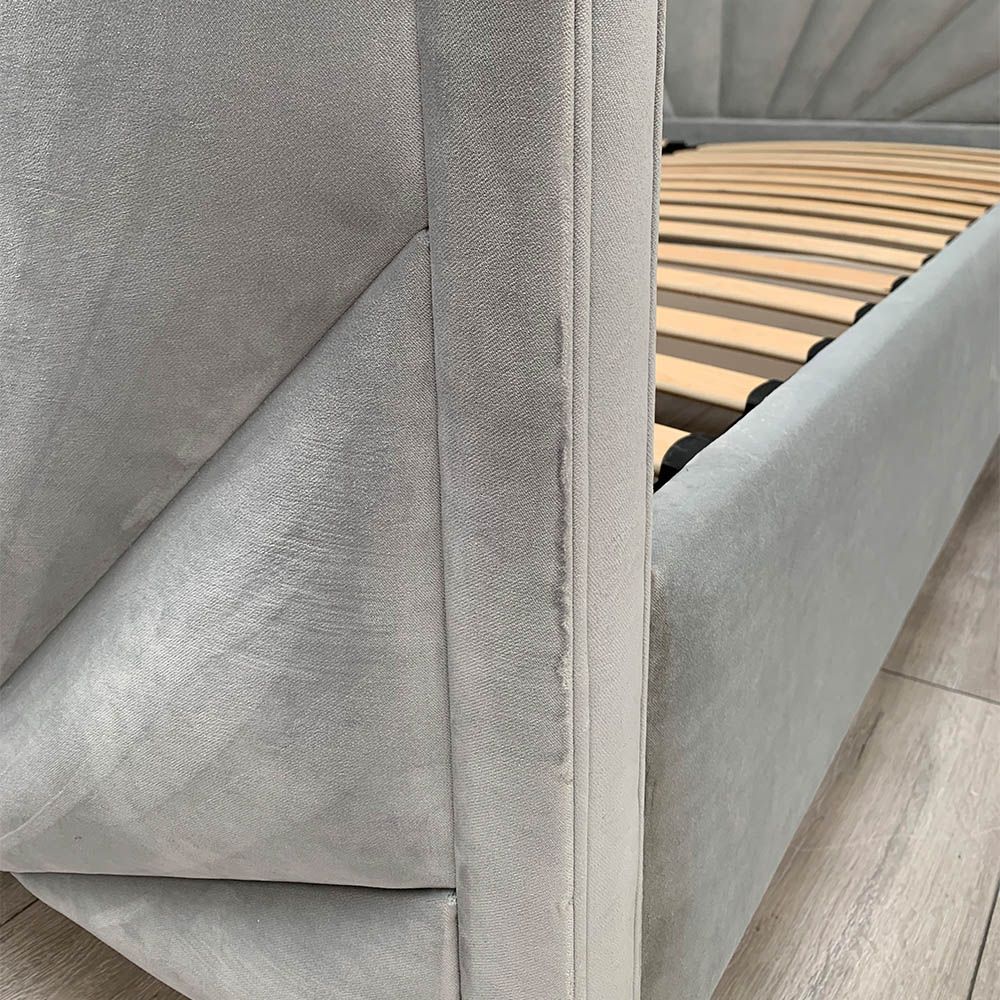 Scuff to the right side of the footboard