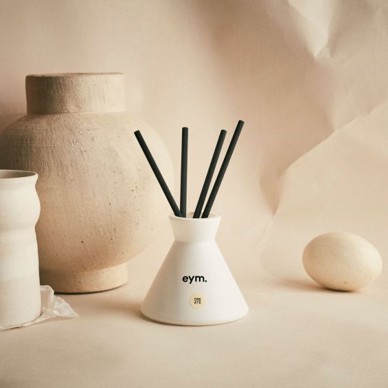 A fragrant 100% natural room diffuser with cotton reeds