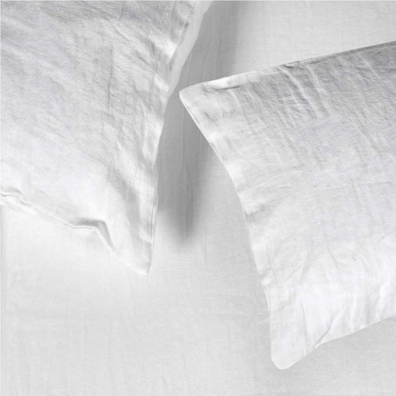 luxury white duvet cover and pillow cases made from hemp