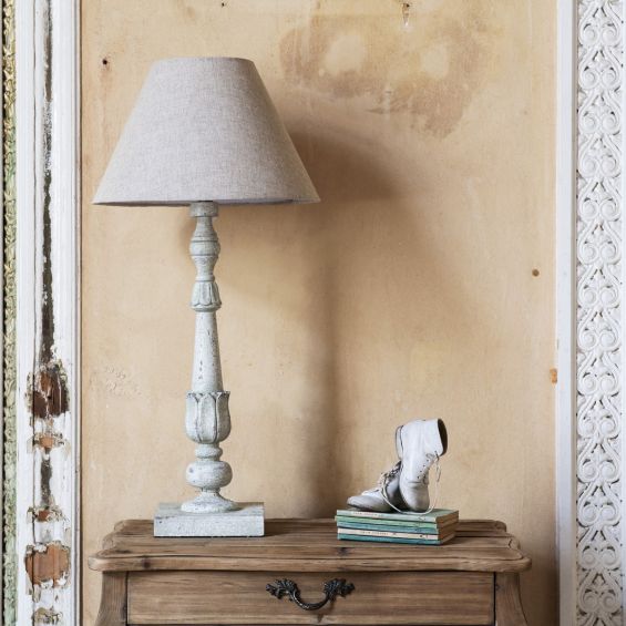 Elegant and chic table lamp with linen shade