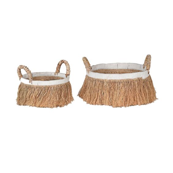 Charming, natural finish baskets with fringe detail