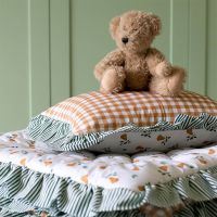 Evie & Skye Ruffled Pear Quilt and Pillow Set