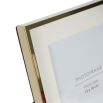 Showcase your memories in style with the Aurum Picture Frame. Elegant design, perfect for 13 x 18 cm photos. A beautiful addition to any decor!