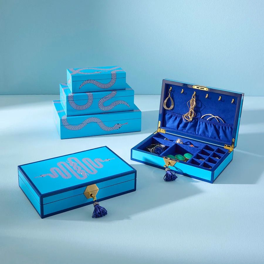 Discover the elegant Eden Lacquer Box - Small, perfect for organizing jewelry or keepsakes with its sleek design and vibrant finish. Elevate your decor!