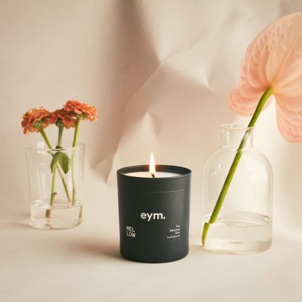 A luxurious relaxing natural candle with notes of lavender and vetiver 