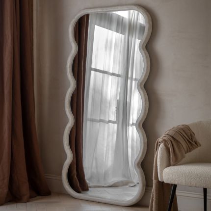 Wavy Mirror
