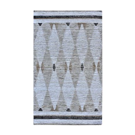 Rustic geometric design woven rug