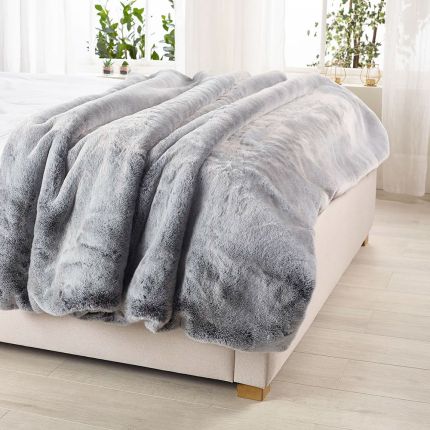 Alaska Fox Faux Fur Throw