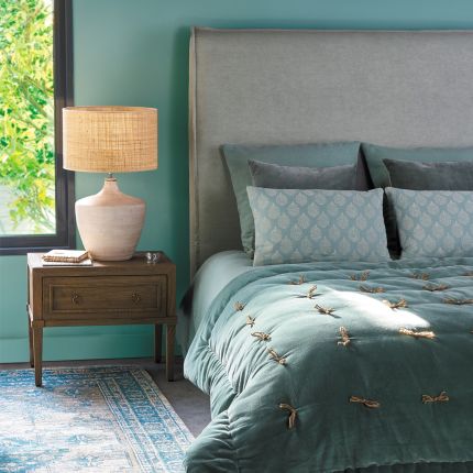 Blanc d'Ivoire Arianne Bedside Table