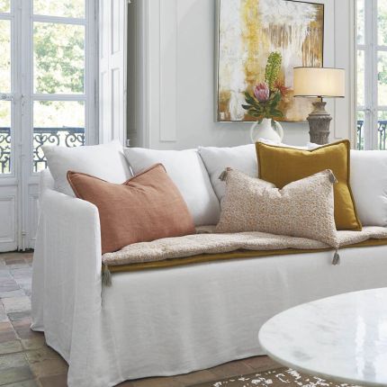 Blanc d'Ivoire Louise Cushion