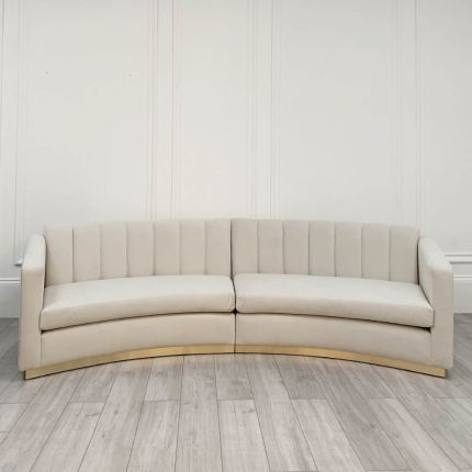 Sumptuous curved sofa in smooth velvet