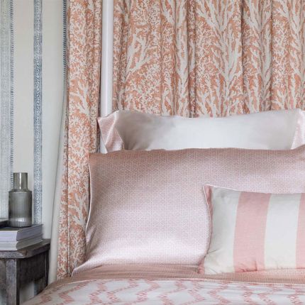 Rattan Pink Silk Piped Pillowcase