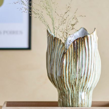 Mahira Vase