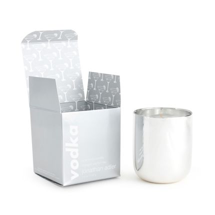 An elegant candle with hints of tonic, gin and grapefruit